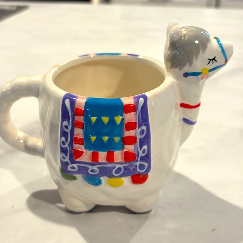 Lama decorative mug small size.